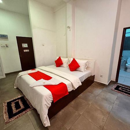 Airport Transit Kings Hotel Катунаяка Экстерьер фото