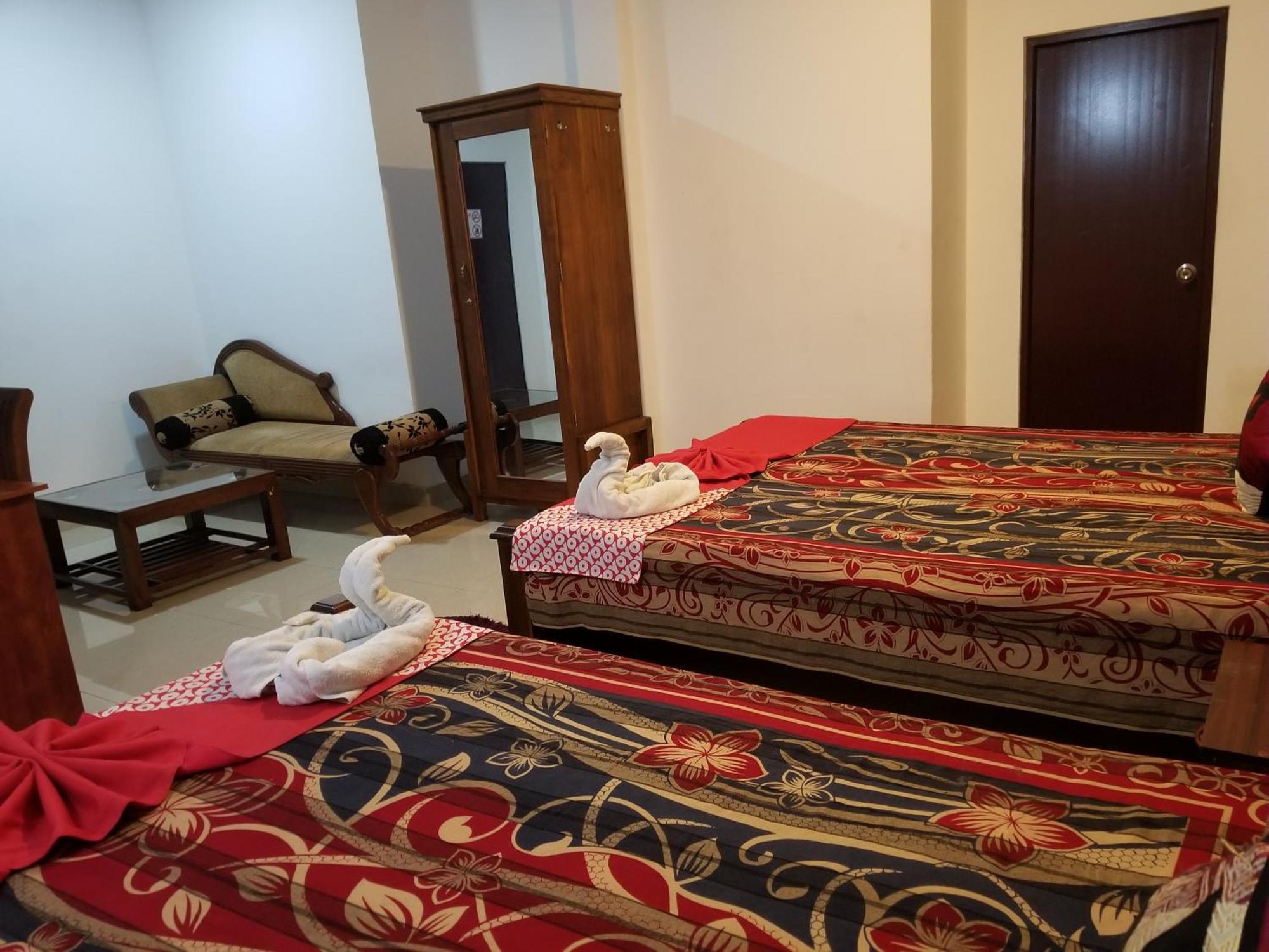 Airport Transit Kings Hotel Катунаяка Экстерьер фото