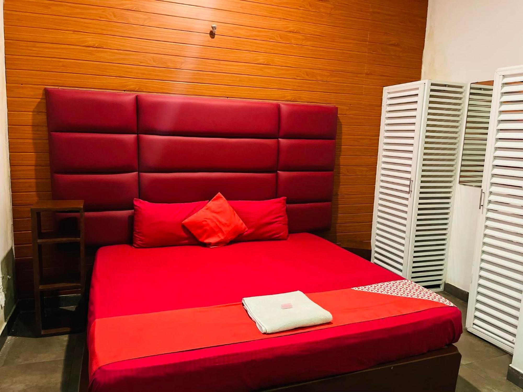Airport Transit Kings Hotel Катунаяка Экстерьер фото